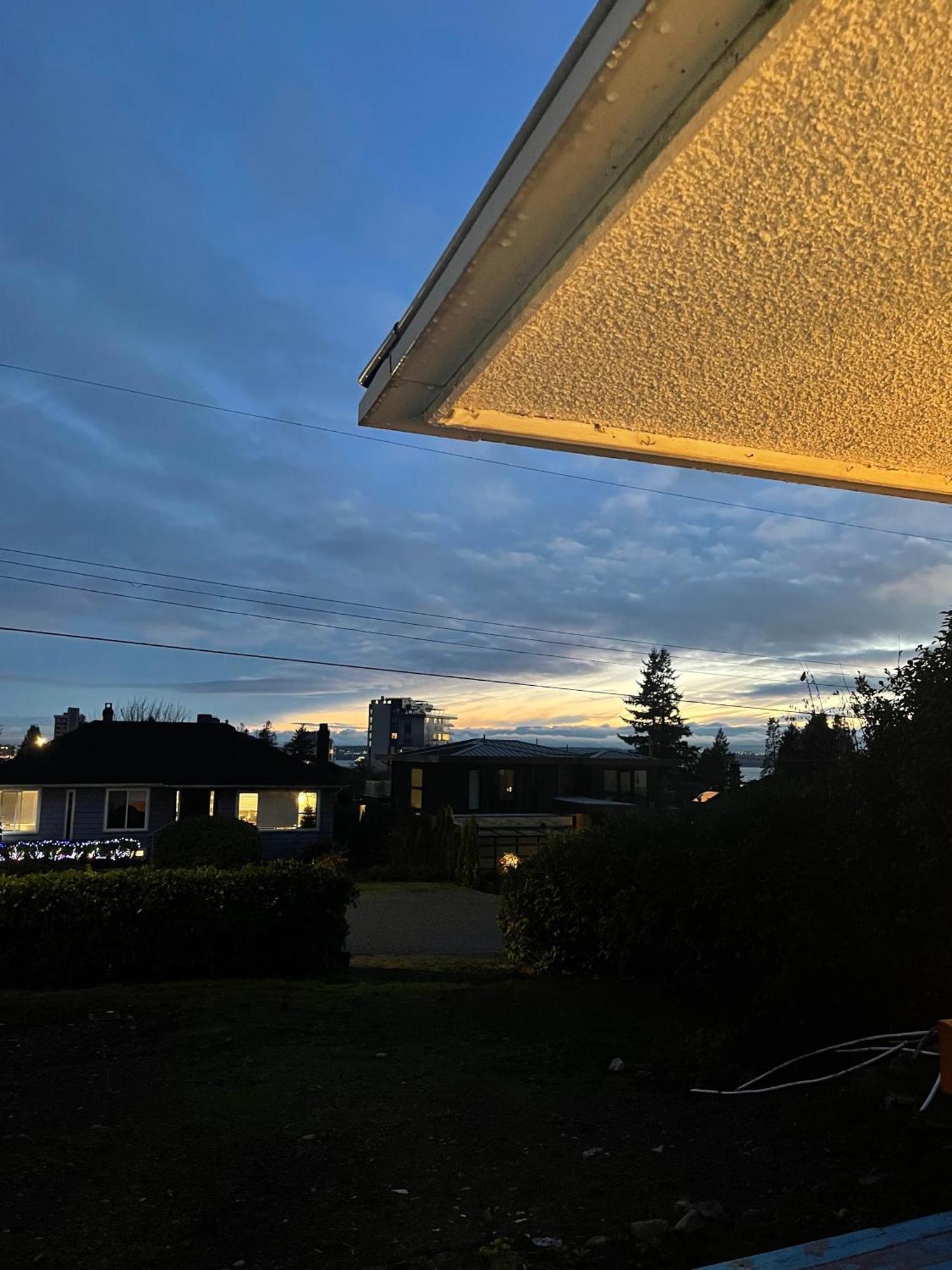 Home In West Vancouver Eksteriør billede